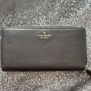 Kate Spade Black Pebbled Leather Zip Wallet  Slim Continental